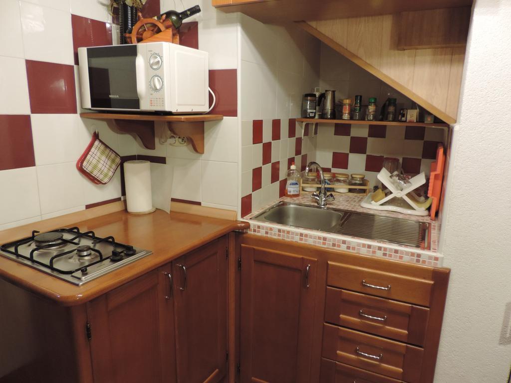 Apartment Pod Lipom Roč Habitación foto